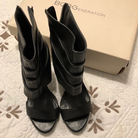 BCBG heels - Picture 3 of 3